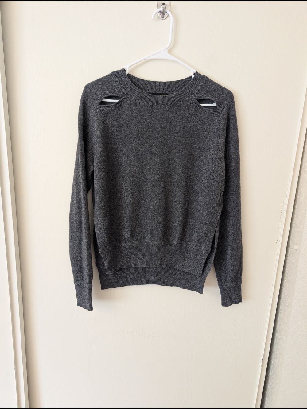 Aqua Womens Small 100% Cashmere Sweater Gray Classic Contemporary Minimalist